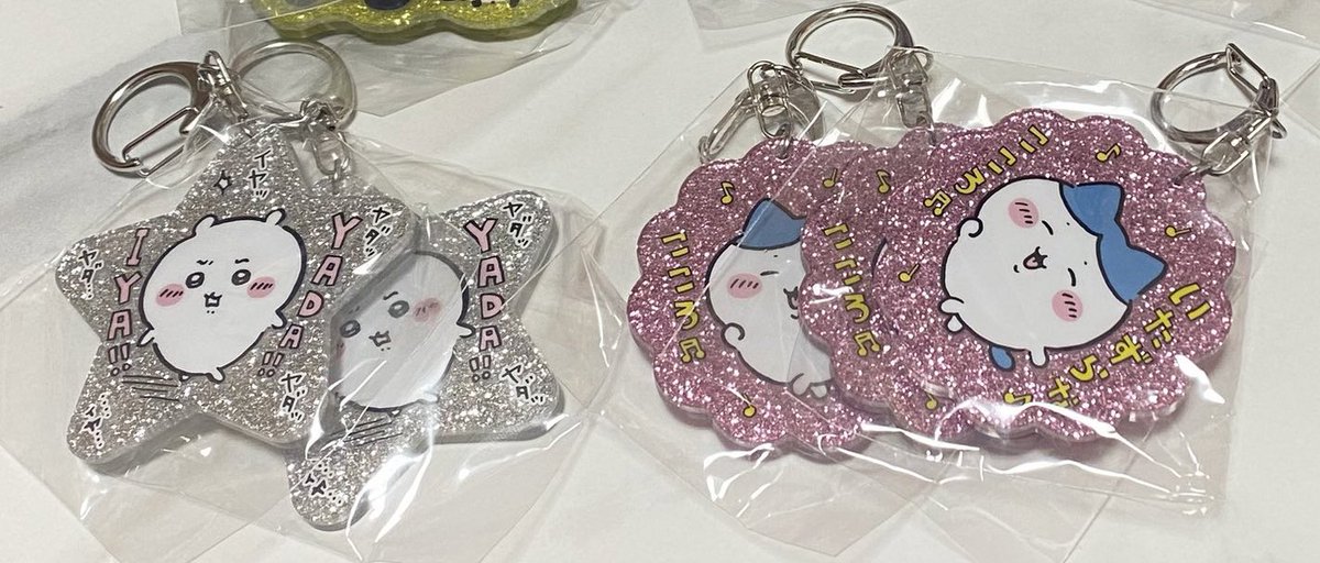 tnhp_goods's tweet photo. 【譲渡】ちいかわ ラメアクリルキーホルダー4 ガチャガチャ

譲→ちいかわ（2）、ハチワレ（3）

求→定価（¥400）+送料

郵送のみ📮
お気軽にお声掛け下さい！ https://t.co/F5AjMXWmvo