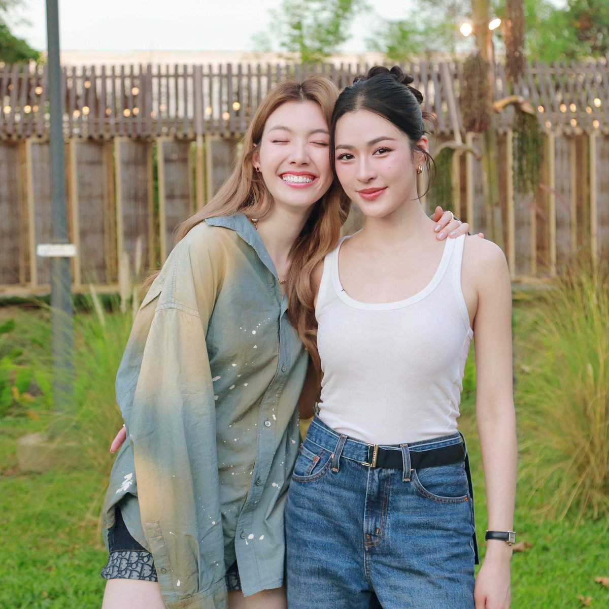ดู ‘เมาท์อยู่กับปากอยากอยู่กับคิ้ม x หลิงออม‘ จบแล้ว✨ ชอบโมเมนต์ไหนกันบ้าง เจ้าความรักเล่าสู่กันฟังหน่อยจ้าาา า 

LINGORM X JENNIFERKIM 
#เมาท์กับคิ้มxหลิงออม

#หลิงออม #เจนนิเฟอร์คิ้ม #เมาท์อยู่กับปากอยากอยู่กับคิ้ม #LingOrm #MyChannelOfficial