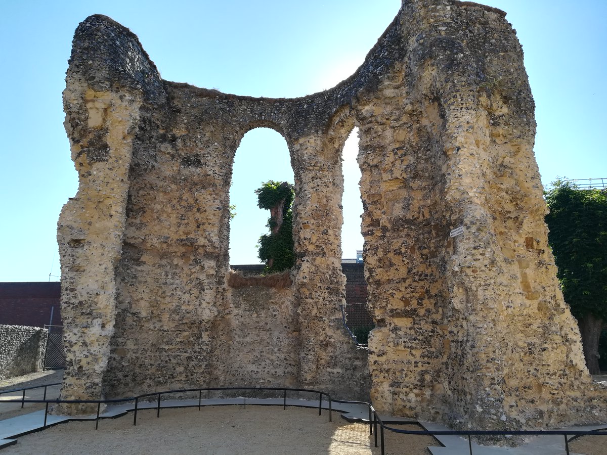 theGreatWestWay's tweet photo. Head to the modern town of Reading and explore galleries of historic and artistic objects at @readingmuseum. https://t.co/6szsmy7Zz8
 
Discover archaeology from Roman Silchester, the famous Victorian copy of the Bayeux Tapestry, and don’t forget to explore the famous Abbey Ruins. https://t.co/lNWuhsDm3v