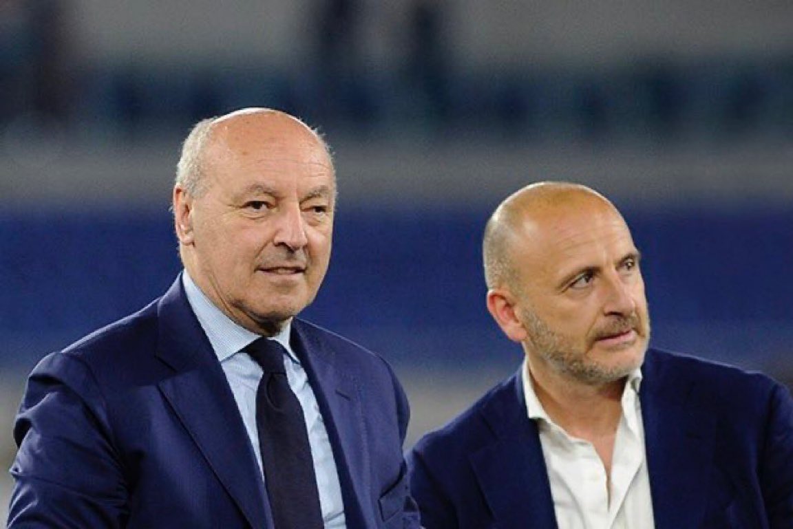 DIABOLIK_7's tweet image. Dopo che #Marotta è stato pagato da #Oaktree con delle azioni #inter invece che con i soldi è stato chiesto a #Ausilio se anche lui gradirebbe. La risposta è stata: "Col cazzo"