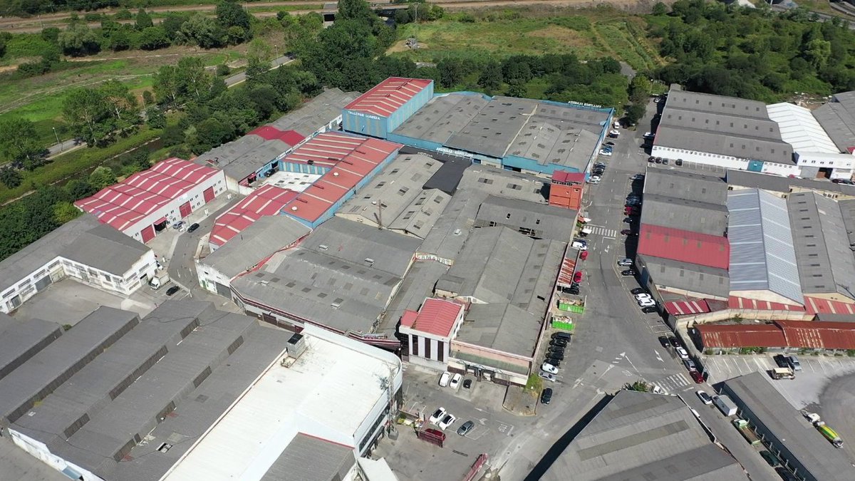 𝐏𝐨𝐥í𝐠𝐨𝐧𝐨 𝐝𝐞 𝐏𝐮𝐞𝐧𝐭𝐞 𝐍𝐨𝐫𝐚, #𝐒𝐢𝐞𝐫𝐨, un espacio industrial nacido en los 60 y hoy renovado con visión de futuro y asociado a <a href="/AreasFederacion/">Federación Áreas Empresariales De Asturias</a> 
Más info poligonopuentenora.com