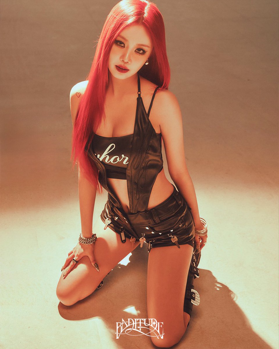 globalsoojin's tweet photo. SOOJIN stuns on first concept photos for new single ‘BADITUDE’ out August 27th. 

#SOOJIN #수진 #BADITUDE https://t.co/iFo3DCSsWc