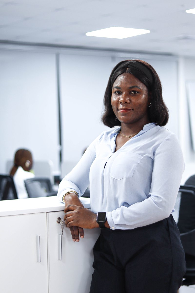 UNIONBANK_NG's tweet image. Meet Elizabeth from our Resolution team!
With 3 years of resolving customer complaints, she's our problem solving queen.
Her secret? "Listen first, solve fast, and always follow up."
#TeamUnion #EmployeeSpotlight #ProblemSolver #CustomerResolution #UnionBank…