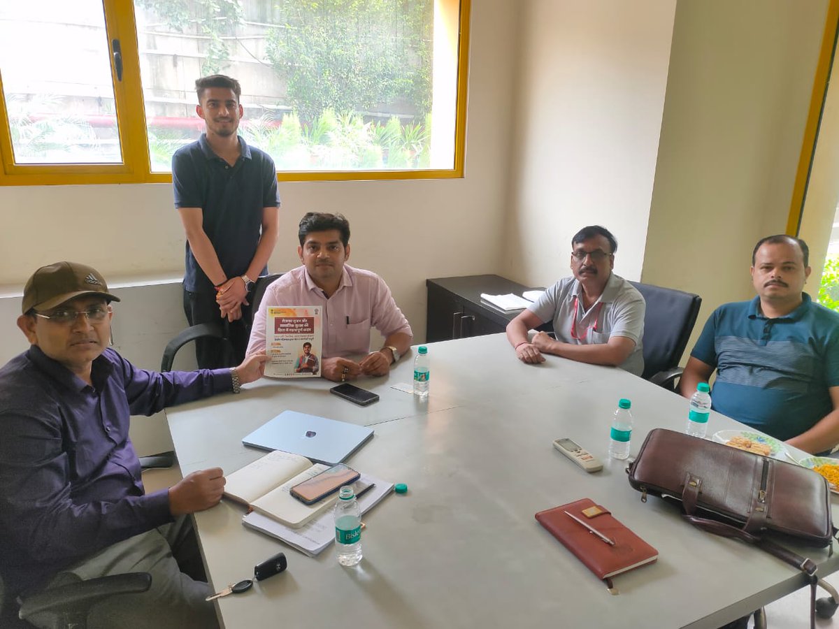 LabourMinistry's tweet photo. Glimpses from the nationwide awareness drive of #PradhanMantriViksitBharatRozgarYojana — a key initiative shaping the future of India’s employment generation ecosystem.

#MoLE https://t.co/UPbIWegomZ