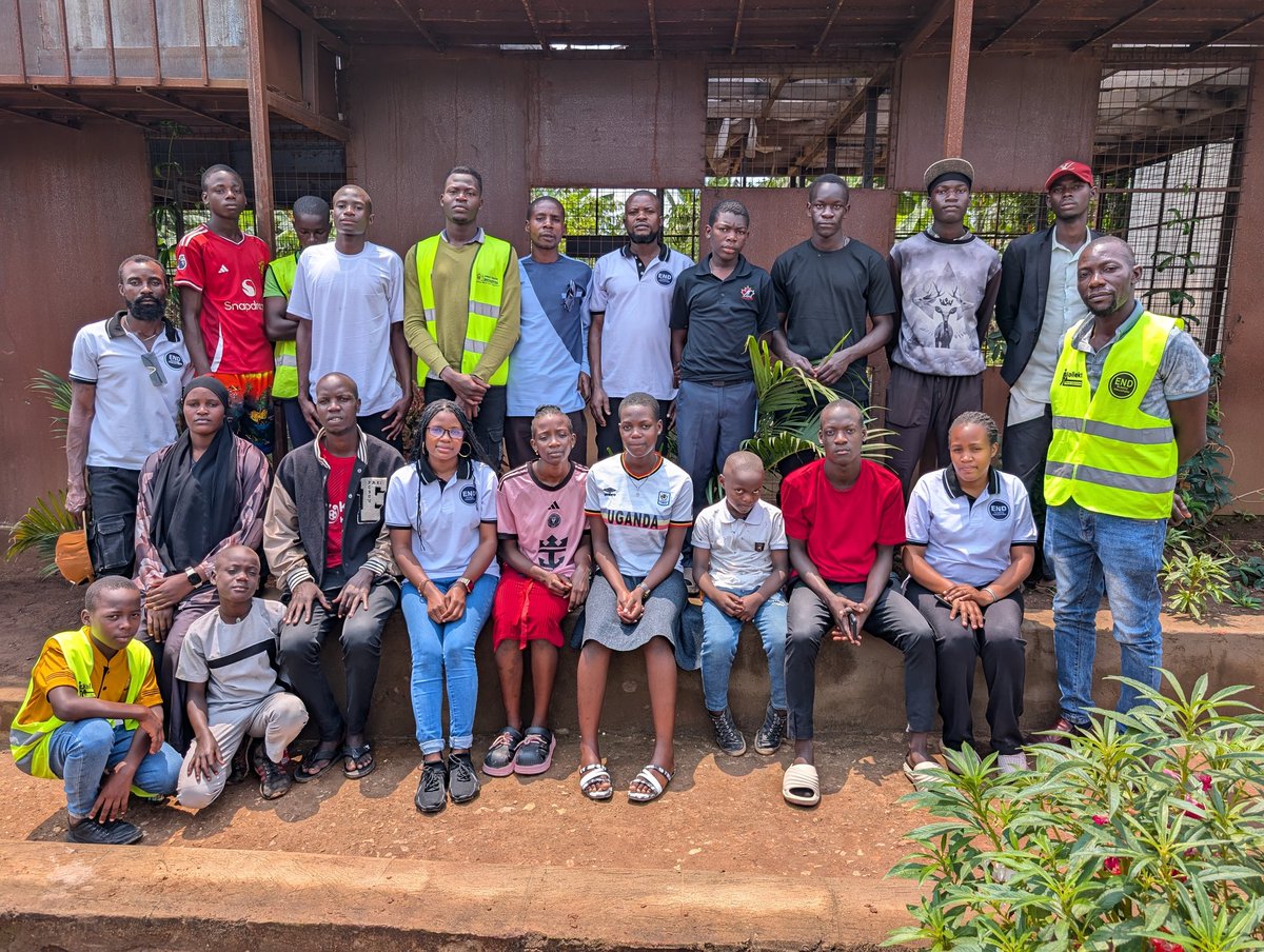 We 🙏Thank round one youth participants from the community of Masuulita Town.
•Members of Assay Youth Initiative.
•Masuulita Town students community.

We look forward to hosting 
• Youth Zero Waste Ambassadors Training 0.2

#Youth4ZeroWaste 
#CommunityAction 
#GoForZeroWaste