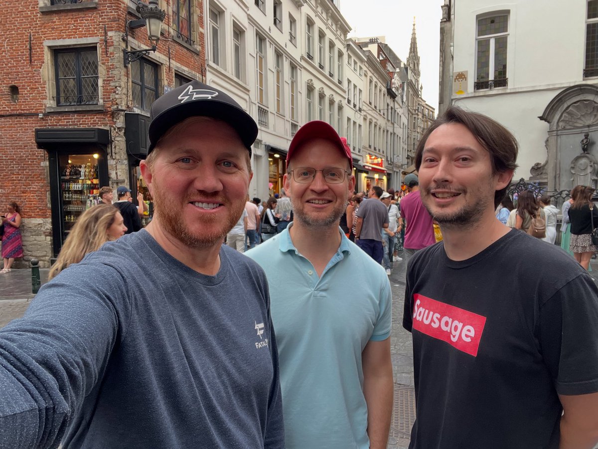 How many frags do you think we have combined? 😈 

Photo: (Fatal1ty, czm &amp; Rapha)
Belgium, Brussels 🇧🇪 

<a href="/ultrono519/">Paul Nelson</a> <a href="/liquidrapha/">Shane Hendrixson</a>