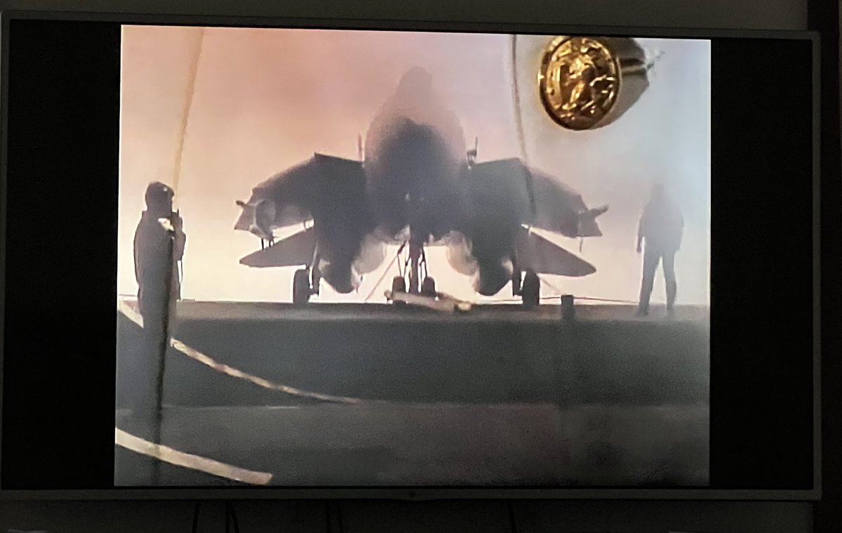f1gurl's tweet photo. TV series sudah 20 tahunan, tapi ternyata tetap menyenangkan ditonton https://t.co/80iwkloIxa
