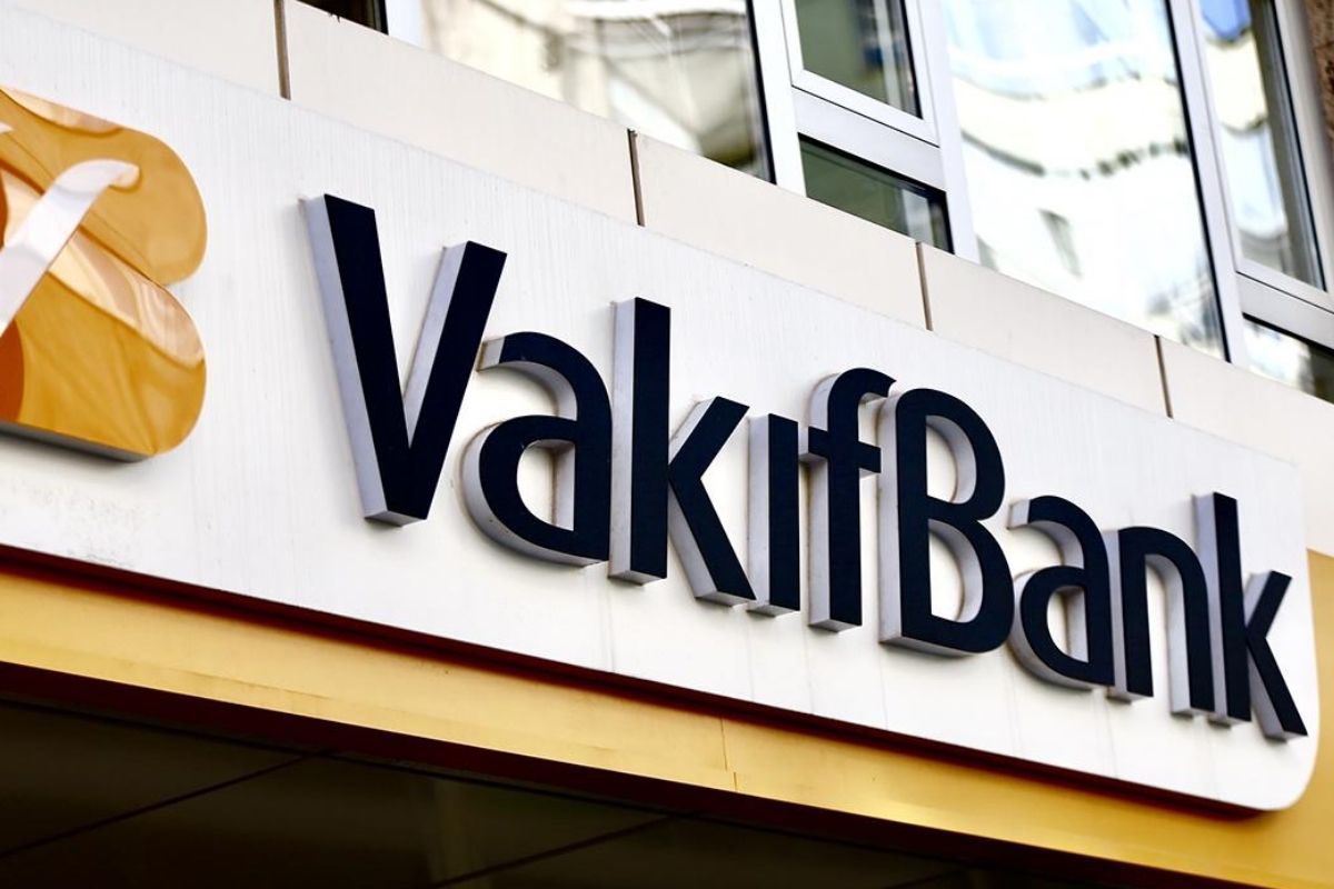 Bütün Adalet Bakanlığı Personellerine çağrımızdır 90 bin gibi komik teklif veren VakıfBankın;

➡️Kredi kartlarını kapatıyoruz
➡️Ek hesabını kapatıyoruz 
➡️Bütün paramızı başka bankalara aktarıyoruz 
➡️Vakıf mobil uygulamasına bir puan veriyoruz
<a href="/VakifBank/">VakıfBank</a> 

#VakıfbankAdaleteGel