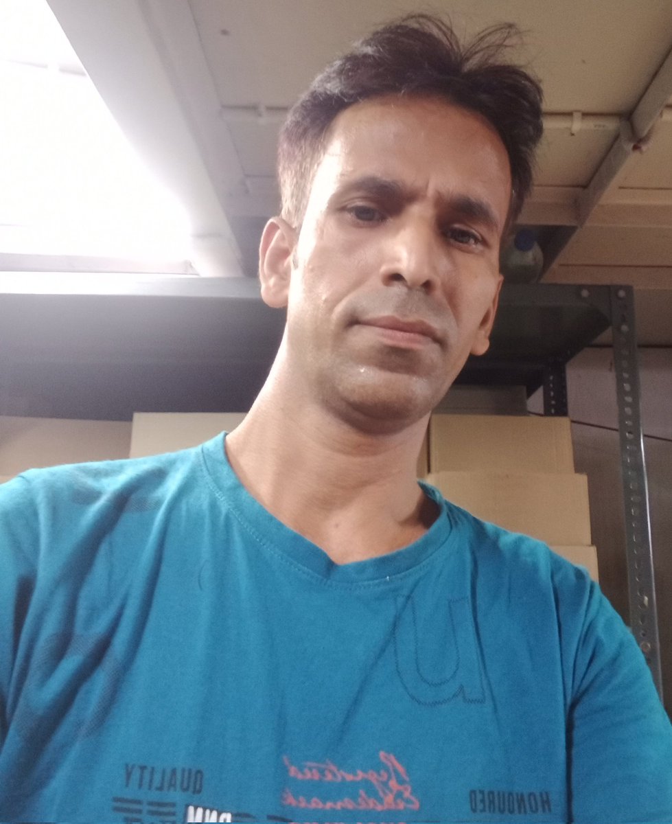 न्याय माँगने से न्याय कहाँ मिलता है इस दुनिया में?? सब अँधेरे की दुनिया में बैठे हैं खुद को सम्भालने में?
पांव बेचकर सफर खरीदा! सफर बेच कर राहें.. !! जब मैं खुद को बेच चुका तो सब की पड़ी निगाहें..!!