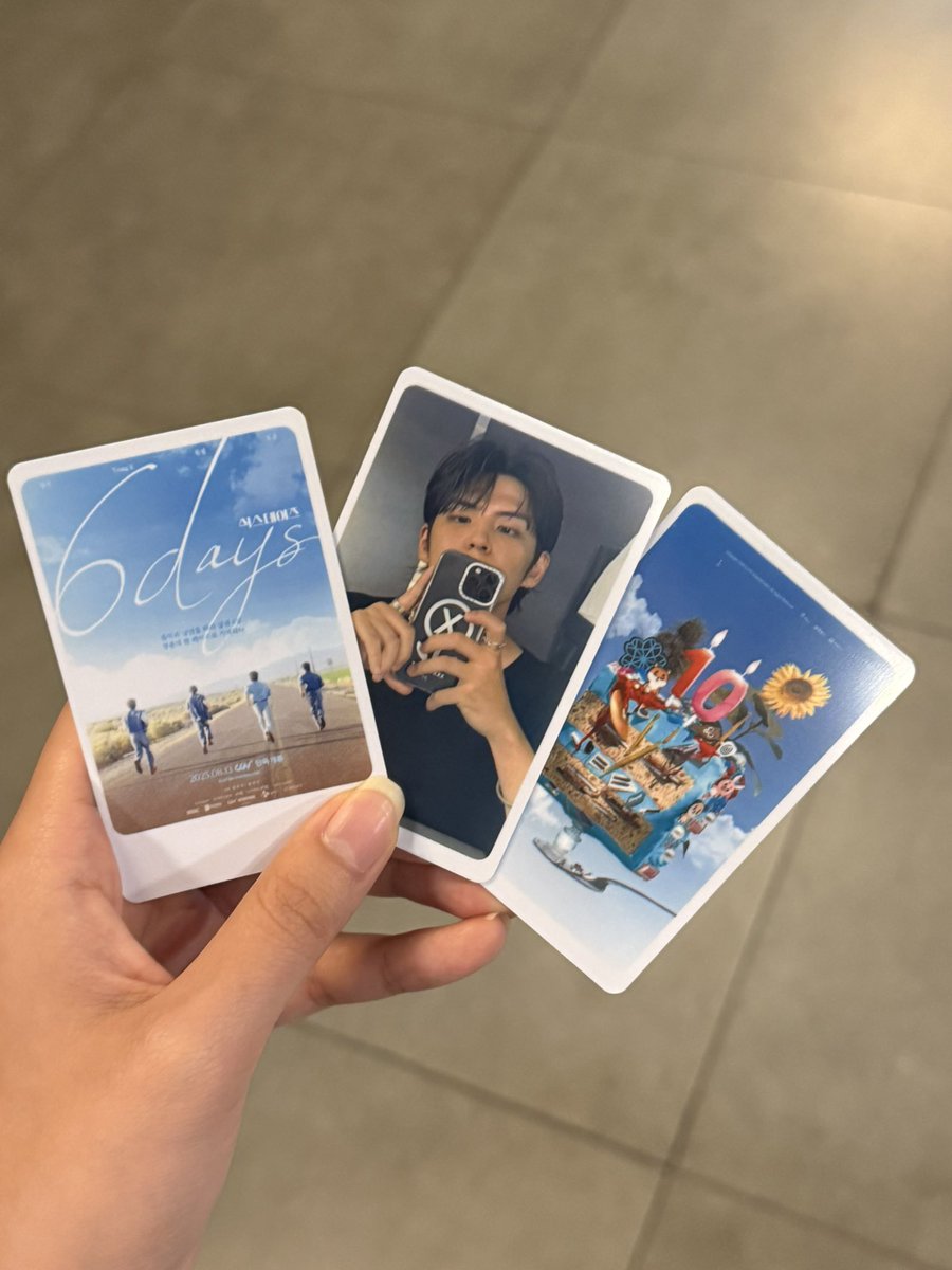 _dosigi's tweet image. #6DAYS #관람인증 
@CGV_FanSupport

저 이틀 연속 봤어요 시집이님 칭찬 부탁♥ 
이왕이면 .. 친필싸인 포스터로 칭찬 부탁♥
끝내주는 이틀이었어요 🍿