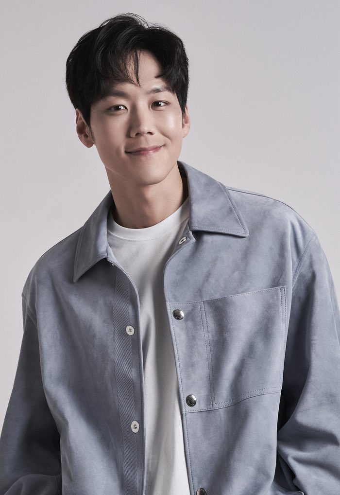 카이 교수님 꼬꼬무 나왔으면 좋겠어요 
이유는, 그냥 카이랑 꼬꼬무를 내가 좋아함
음악 관련된 거면 좋고 아니어도 좋고
경청도 잘하고 리액션도 너무 좋을 거 같은데,,