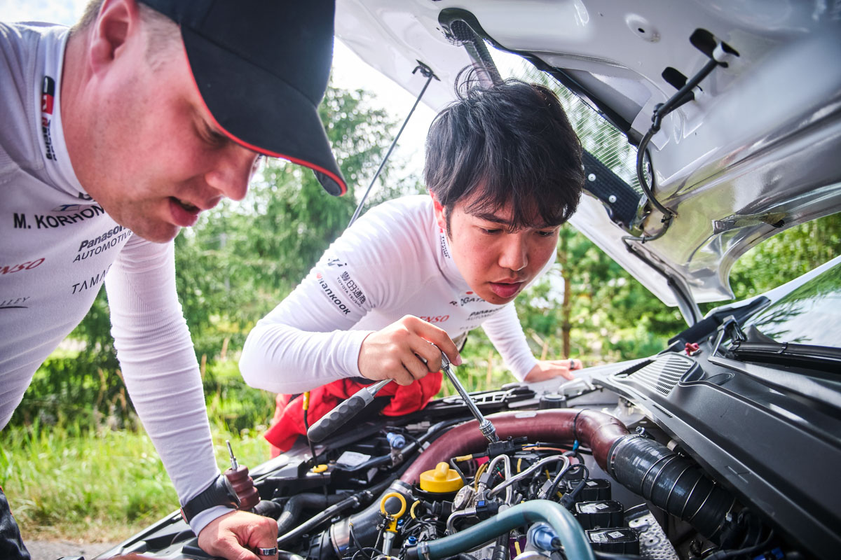 #WRCチャレンジプログラム

フィンランドラリー選手権 第6戦に
3期生／4期生／コ・ドライバー5選手が出場🚗🇫🇮

✅3期生
後藤正太郎 <a href="/shotaro_510/">後藤正太郎/Shotaro Goto</a> と松下拓未 <a href="/takumi_matsu99/">松下拓未/Takumi Matsushita</a> がSM2クラスに参戦。
後藤はドライビングを見直したことで好ペースで走り切り、自己ベストのクラス4位。