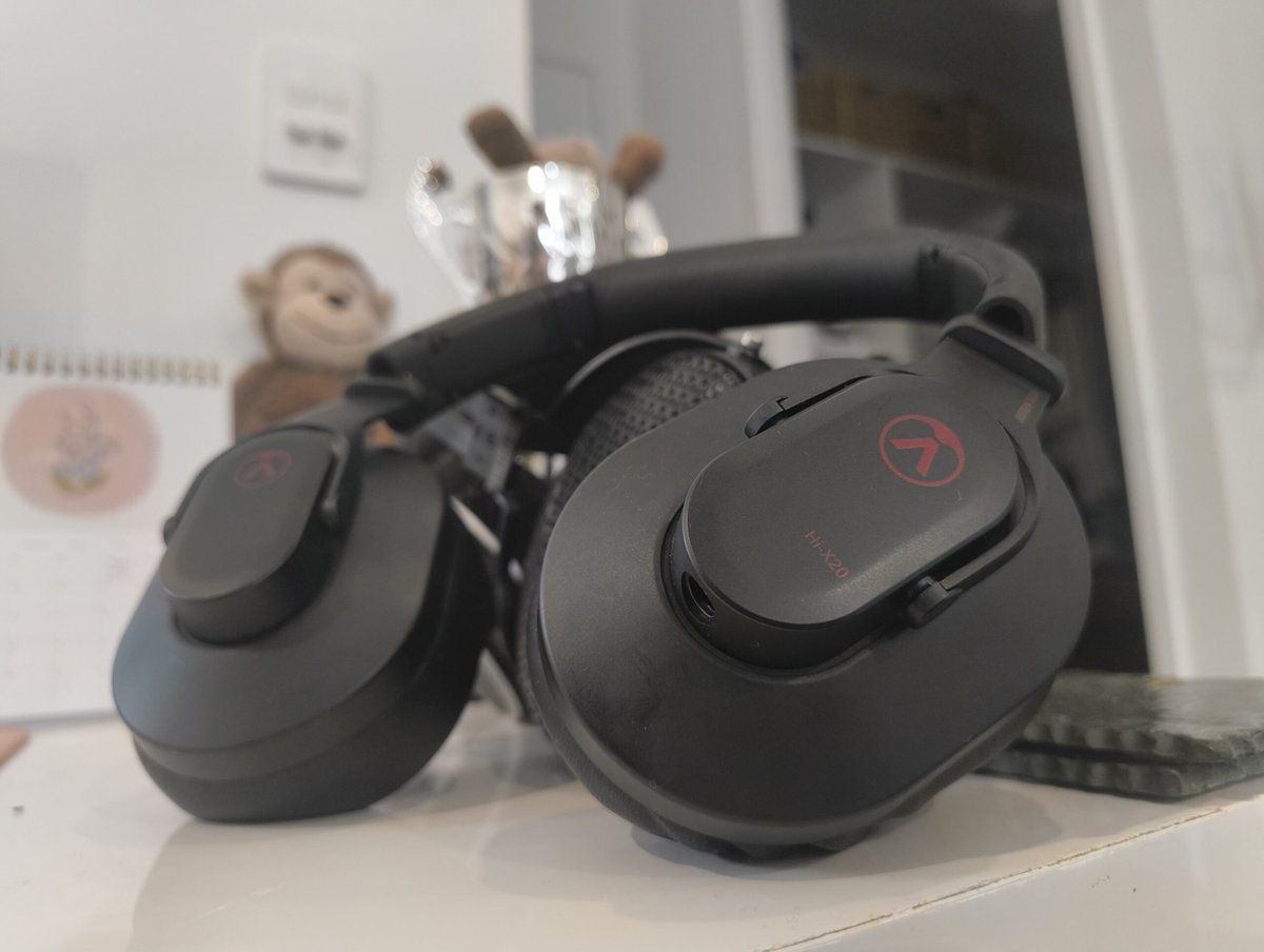 New Headphones, Reviews: Austrian Audio HI-X20 Review - It's all about the details by Kevin Goh
theheadphonelist.com/austrian-audio…