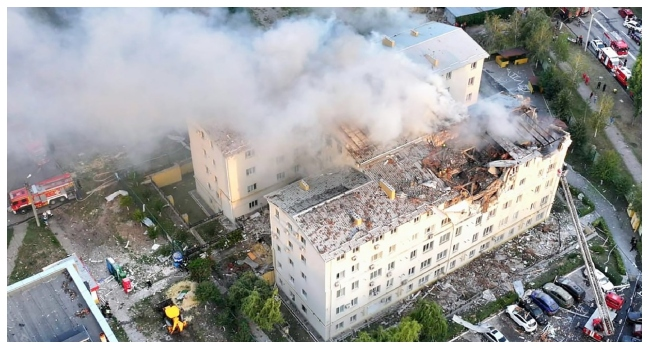 channelstv's tweet photo. Five Killed In Russian Drone Attack On Ukraine Apartment Block

https://t.co/wUDqK9qdIk https://t.co/f7yDZ1oUgJ