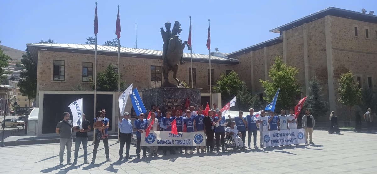 Kamu_Sen's tweet photo. 18 Ağustos Pazartesi günü Türkiye genelinde iş bırakıyoruz. 

Memur Hakkını İstiyor!

📍Bayburt
📍Tekirdağ
📍Van
📍Konya https://t.co/TDrgdF6jSd