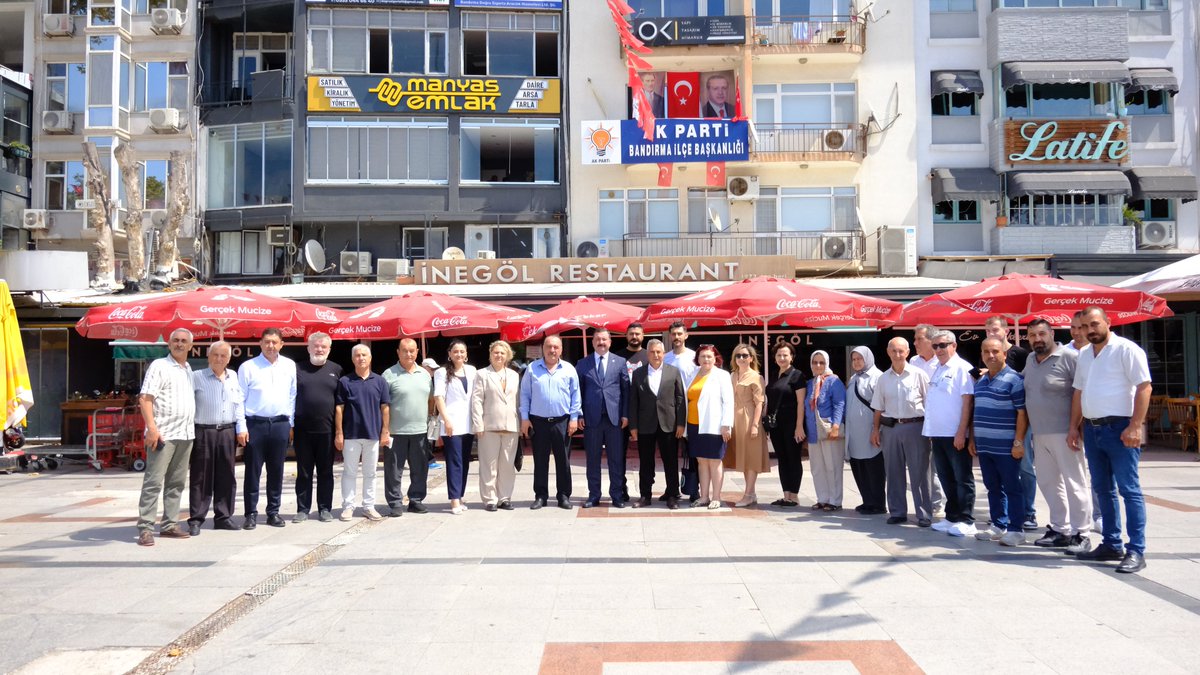 📍Ak Parti Bandırma İlçe Başkanlığı 

MHP Bandırma İlçe Başkanımız Bekir BOZKURT, İlçe Yönetim Kurulu Üyelerimiz, KAÇEP Başkanımız ile birlikte  Ak Parti Bandırma İlçe Başkanlığını yeni hizmet binalarına geçmesi vesilesiyle ziyaret ettik. 

Ak Parti İlçe Başkanı Göksel KARLAHAN