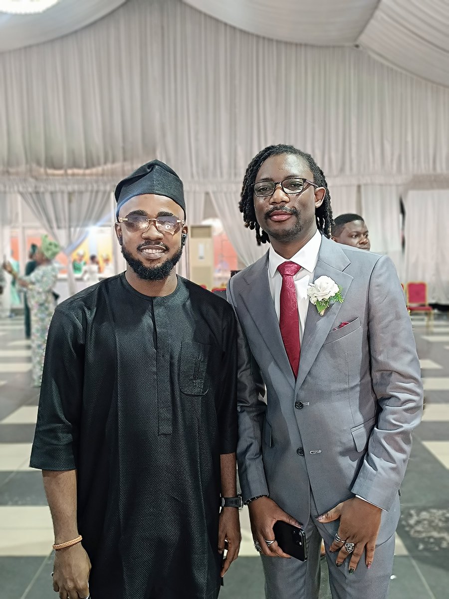 Met Ezra <a href="/0x/">Ezra 'God' Olubi</a> at a Senior colleague's wedding over the weekend - 100% good vibes and convos 😎⚡🚀