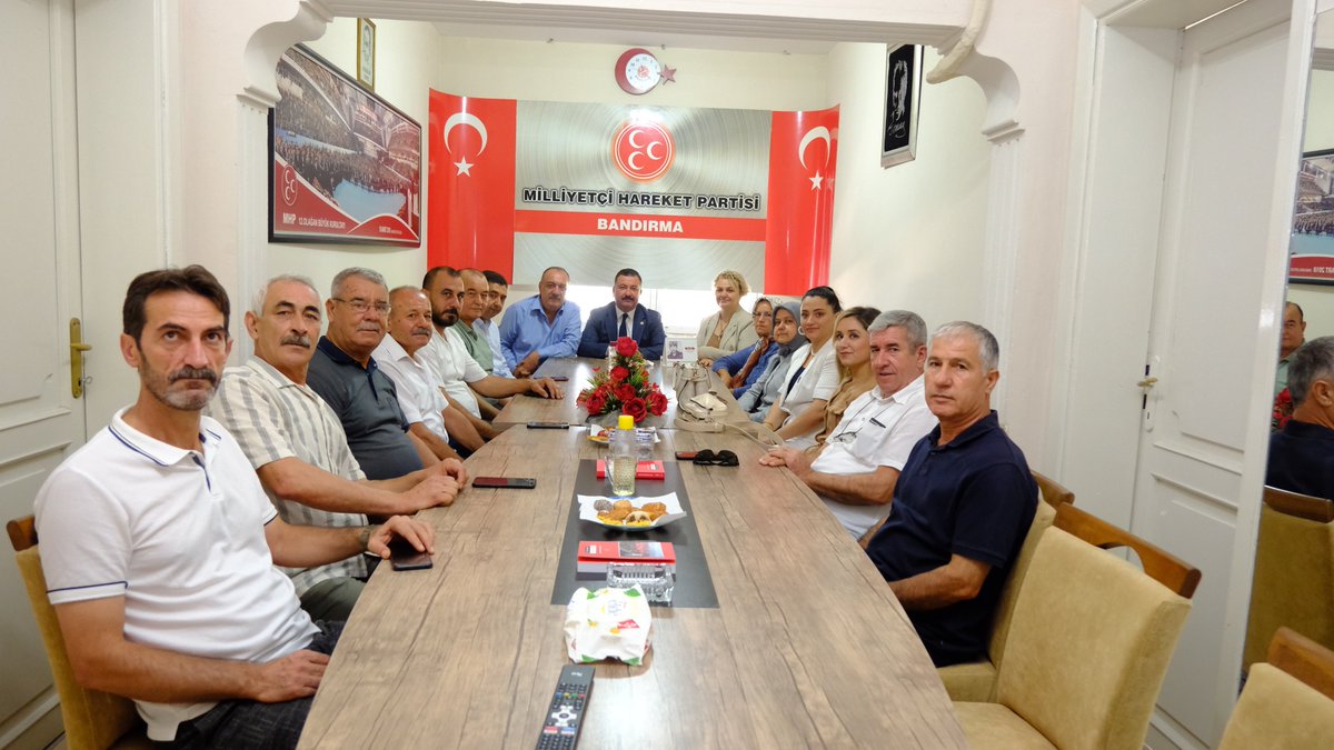 📍Bandırma'dayız 

MHP Bandırma İlçe Başkanlığımızı ziyaret ederek, İlçe Başkanımız Bekir BOZKURT, İlçe Yönetim Kurulu Üyelerimiz KAÇEP Başkanımız ve Belediye Meclis Üyelerimiz ile bir araya geldik.