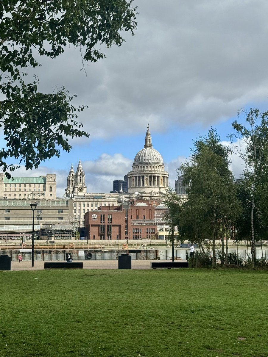 Always a reassuring sight #StPaulsCathedral #london #londonlife