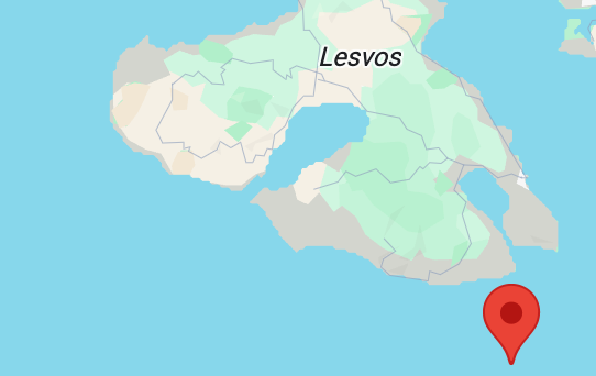 alarm_phone's tweet image. 🆘 Boat in distress close to #Lesvos! We are in contact with a boat carrying 15 people calling for help, saying their engine is broken. A video we received shows several people in the water. We informed @HCoastGuard. Send rescue now and #NoPushback!