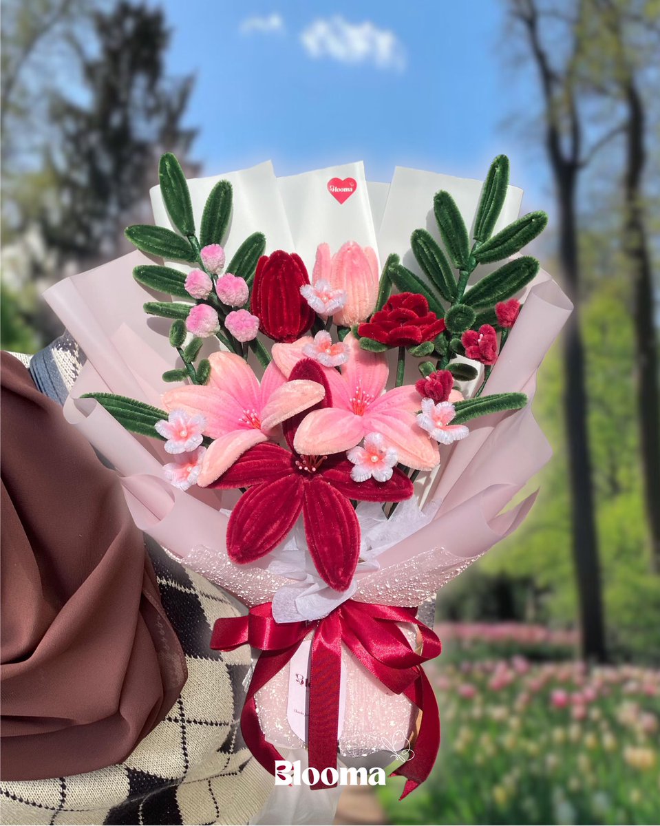 cloudflyz's tweet image. celebrate your someone by sending flower bouquet 🫶🏻

#flower #gift #craft #bouquet