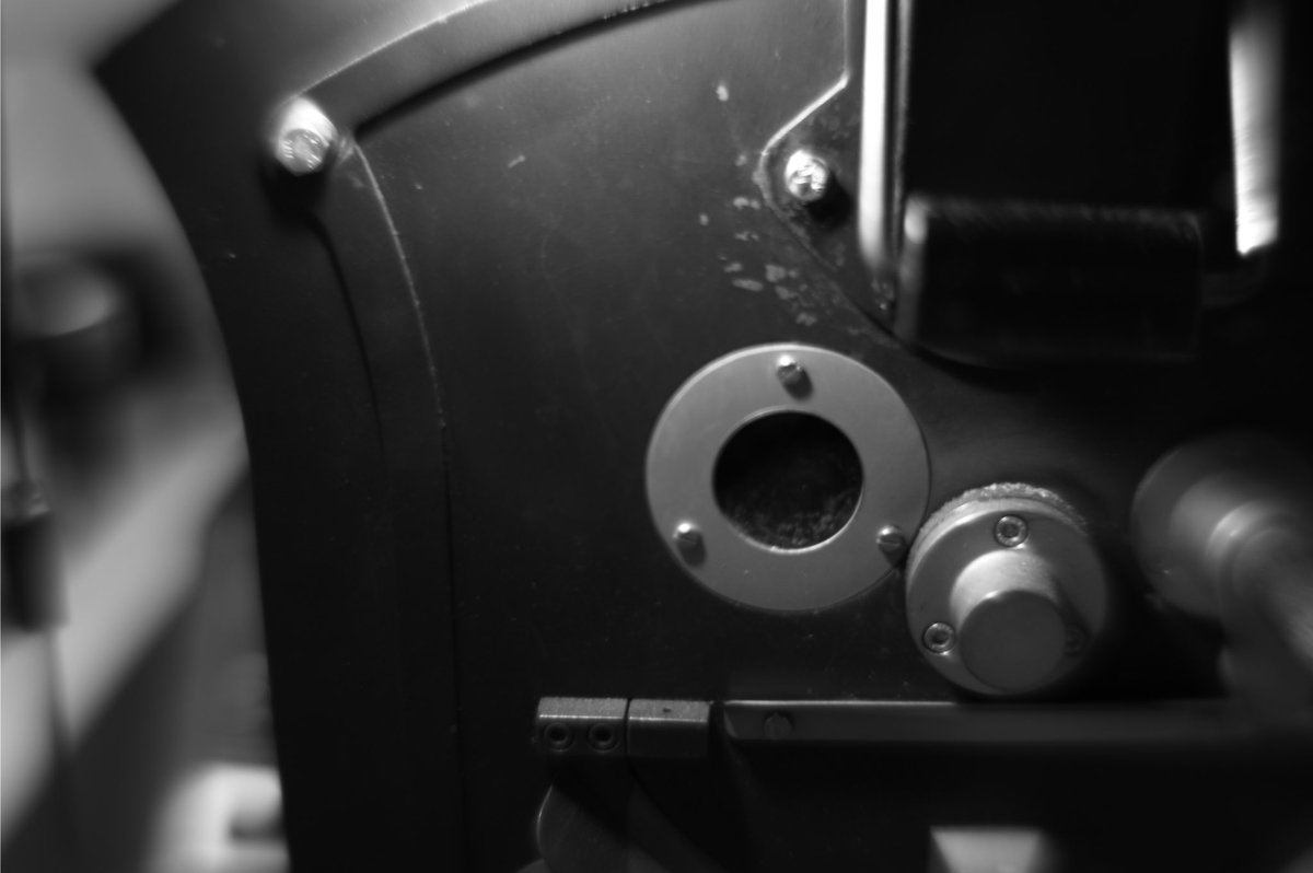 現在、当店の焙煎機に不具合が出ていまして、焙煎ができない状況となっています。
まだ復旧日は未定ですが、それまでは下記のような営業になります。

【実店舗】
現在並んでいるコーヒー豆の範囲で営業します。

【ネットショップ、卸販売】
再開後の焙煎、発送となります。

よろしくお願いします。