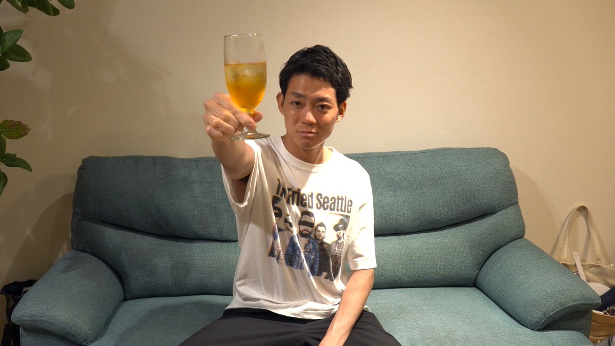 usakame_ytv's tweet image. 次回の #うさかめ ちょいみせ！

夏休みの自由研究に最適🌻
自家製コーラ対決🥤

🐇 #三代目JSOULBROTHERS #山下健二郎 
　 #THERAMPAGE #岩谷翔吾
　　↪️和食材を使った健康コーラ
🐢 #みながわ 
　　↪️火いらず＆包丁いらず超簡単コーラ

📺8月24日（日）ひる0時35分〜

#草彅剛 #海原やすよともこ