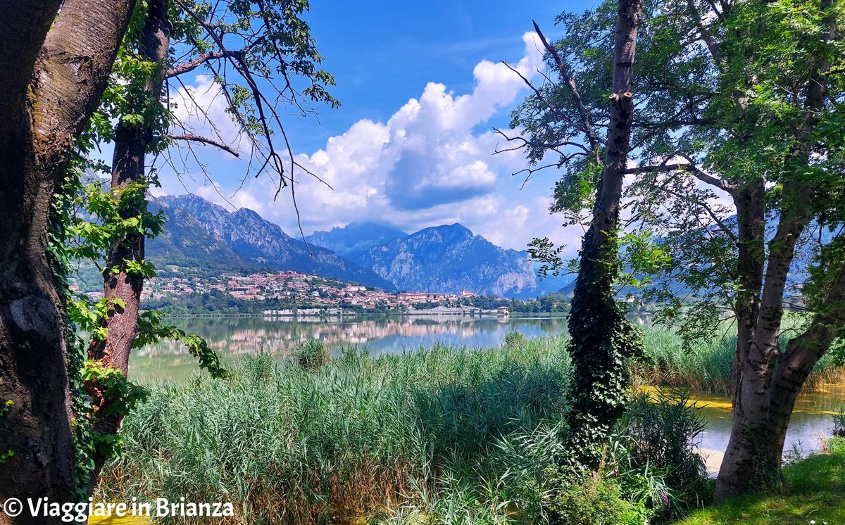 Annone di Brianza: vista dalla riva del lago di Annone.

#viaggiareinbrianza