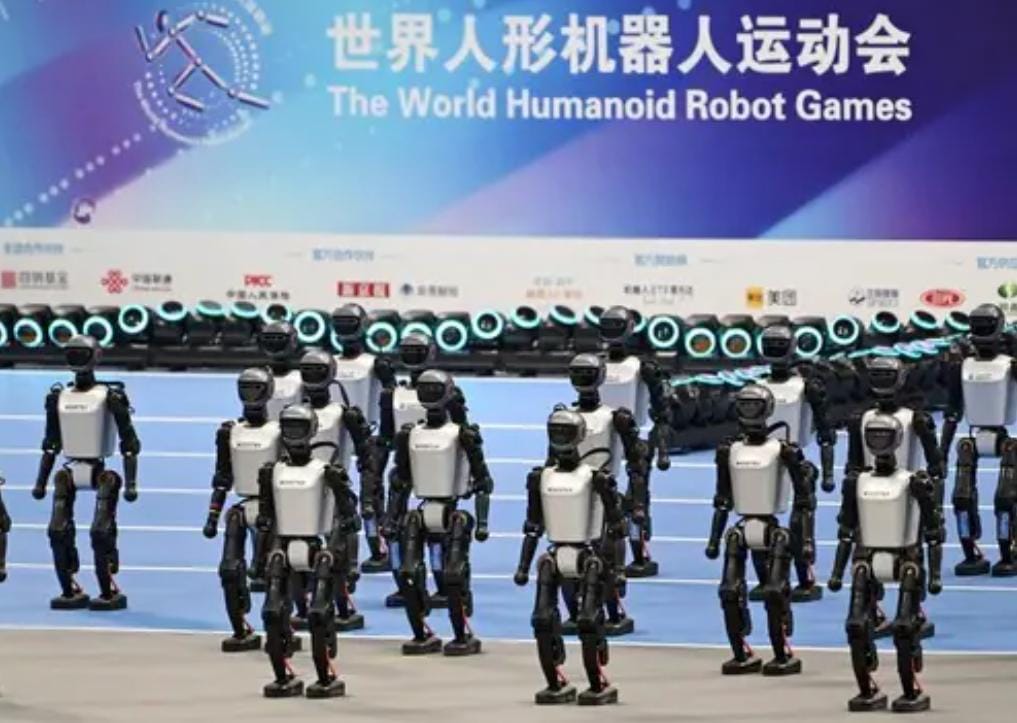 imArshit's tweet image. जब दुनिया रोबोट ओलंपिक में भविष्य की तकनीक से आगे बढ़ रही है, तब हम अब भी जाति-धर्म और चुनावी जुमलों में उलझे हैं। 

भारत को भी विज्ञान और तकनीक में निवेश कर वैश्विक मंच पर आगे बढ़ना होगा, नहीं तो हम पीछे ही रह जाएंगे।

#RobotOlympics #ChinaTech #IndiaLaggingBehind #FutureIsTech