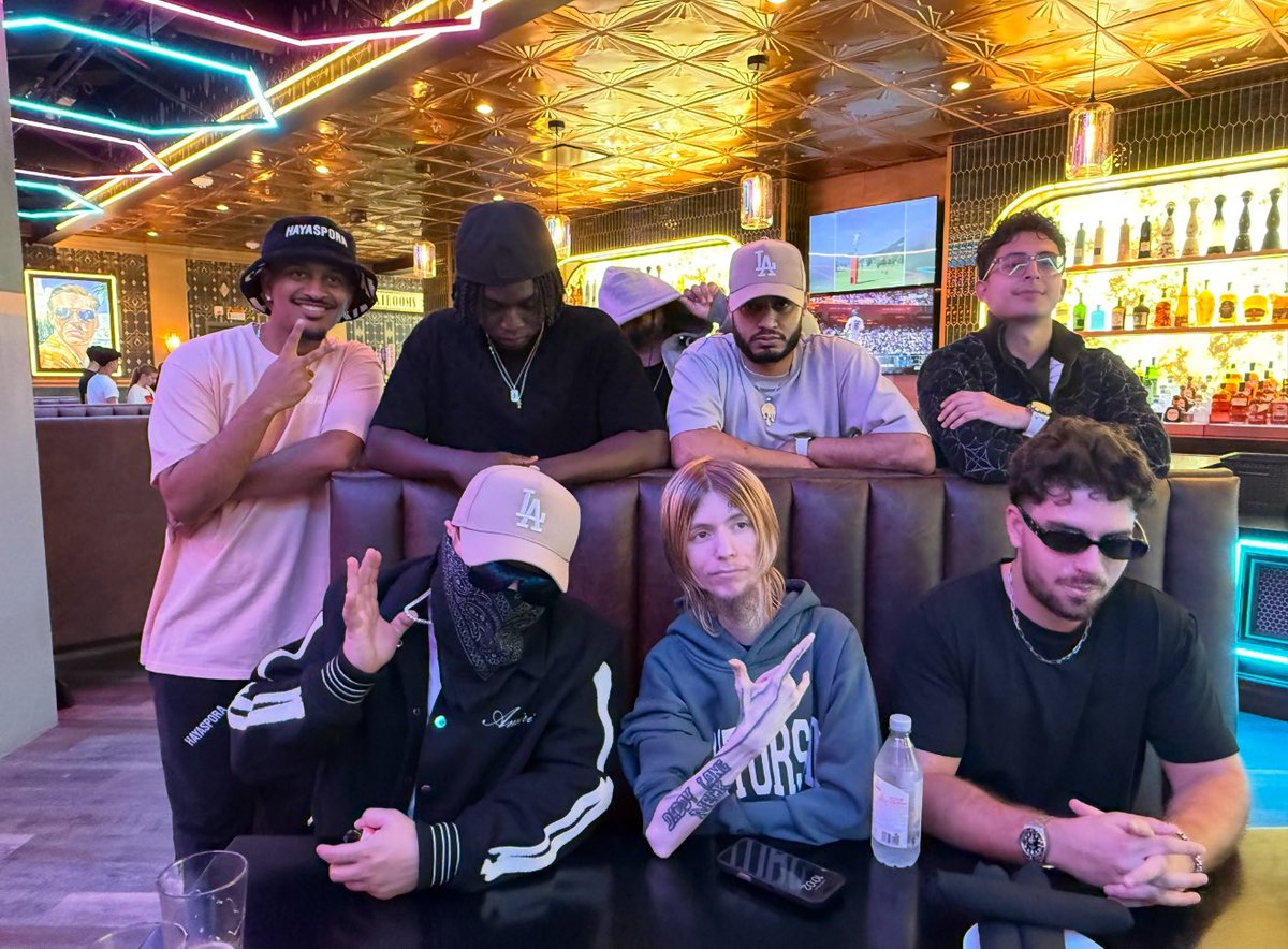 BreadGiver's tweet image. Going LIVE on Kick with @RealLongNeckk 

10k$ if he hits a strike 🍞

Kick.com/LOFOH