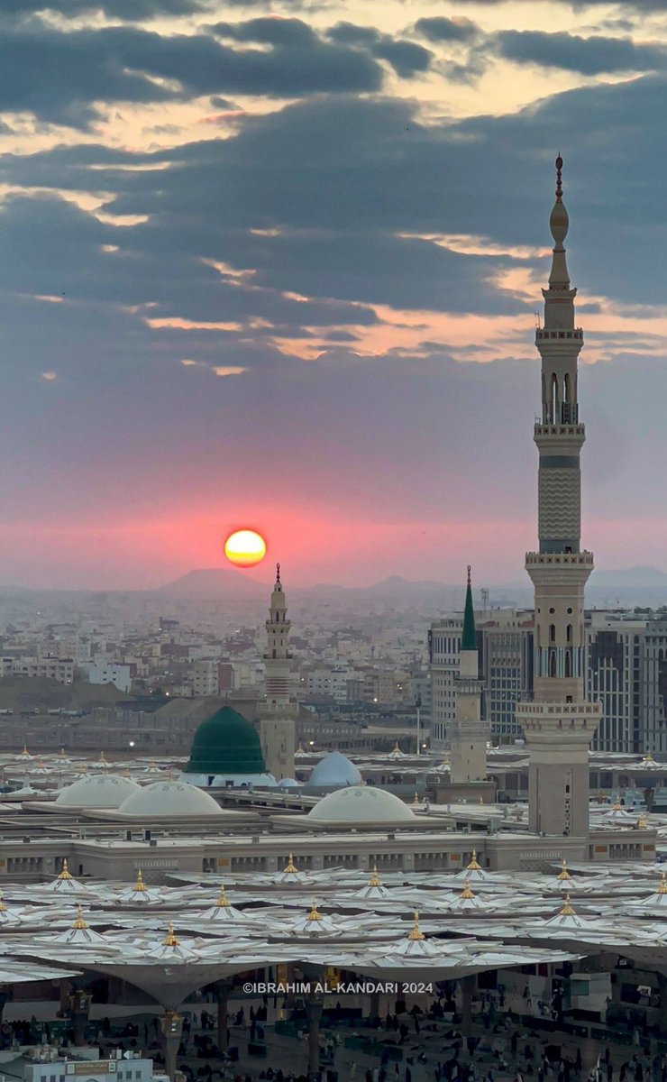 RebornMeee's tweet photo. میں پھر سے دیکھ لوں اے کاش۔۔۔
 صبحِ طیبہ کو۔۔۔!!  🥹💔

♥️اللهمَّ صلِّی على محمدٍ وعلى آل محمد
كما صلَّيت على إبراهيم وعلى آل إبراهيم
إنك حميد مجيد❤️
❤️اللهمَّ بارِكْ على محمد وعلى آل محمد
كما باركت على إبراهيم وعلى آل إبراهيم
إنك حميدٌ مجيدٌ ❤ https://t.co/qkVp29WJQK