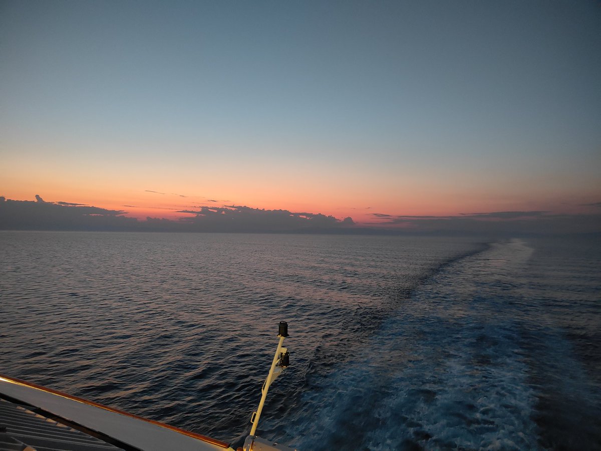 __LaSamu__'s tweet photo. Tramonti liguri 
Albe sarde https://t.co/BbXXFzkgB8