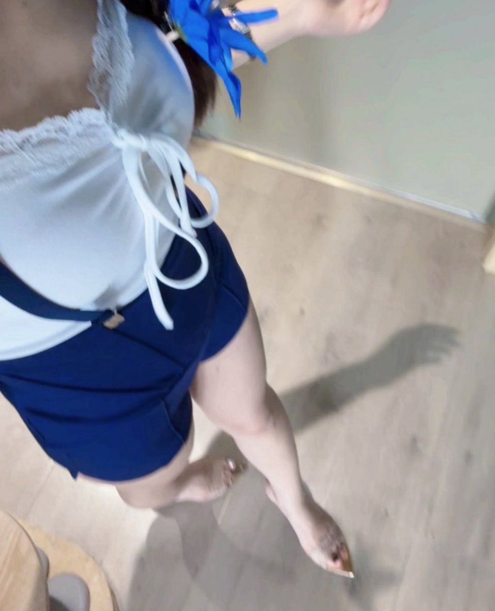 beiguo1623's tweet photo. 老板，今天是在办公室还是在会议室做呢 https://t.co/tZD43x609K