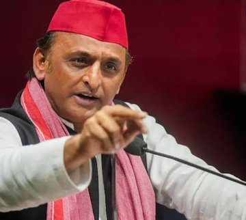 imArshit's tweet photo. @azizkavish चुनाव आयोग की निष्पक्षता पर सवाल उठना लाज़मी है जब 18,000 वोट डिलीट होने का आरोप हलफ़नामों के साथ सामने आता है और कोई कार्रवाई नहीं होती।
लोकतंत्र की बुनियाद वोट है, उसे ही कमजोर किया जा रहा है!
#VoteForDemocracy #SPvsEC #VoteChori https://t.co/Ga3uZAvMWW