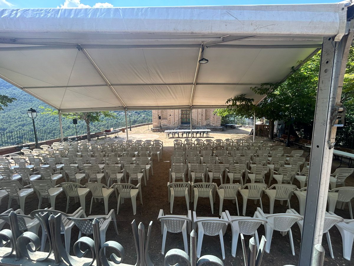 GeniuGherardi's tweet image. Più di 200 persone accolte à a Parata d'#Orezza, unu di i paesi più chjuchi di #Corsica,  pè una "Una sera d'estate cù Pasquale Paoli", hè statu una scumessa. 
À ringrazià à tutte è à tutti pè sta bella stonda d'amicizia è di spartera.
@UnivCorse
@umrlisa
#paoli2025 #paoli300…