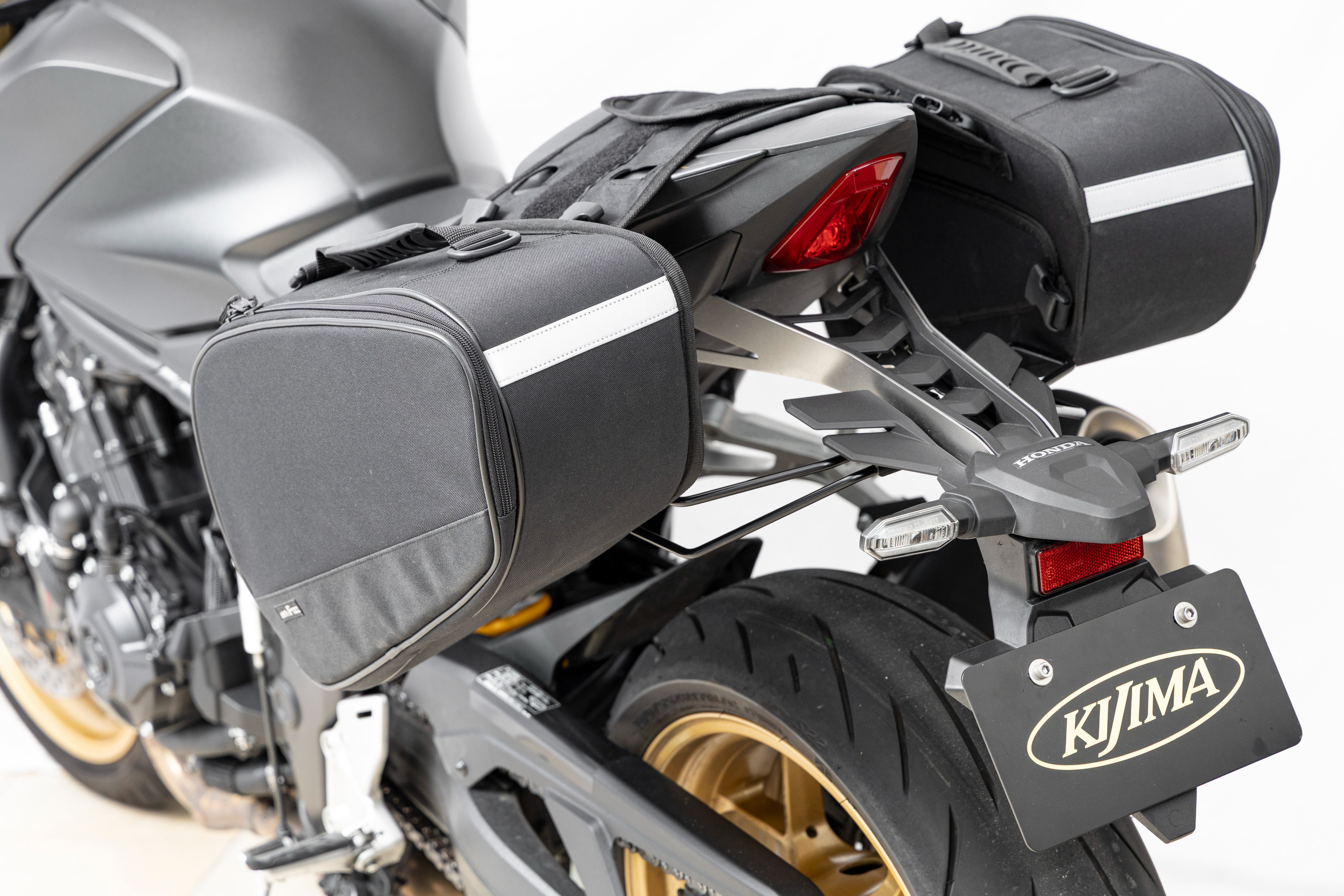 購入不可❗️Ktyma  Kemari87 KISHISPO / プーマキング トップ FG 107348-01 プーマ