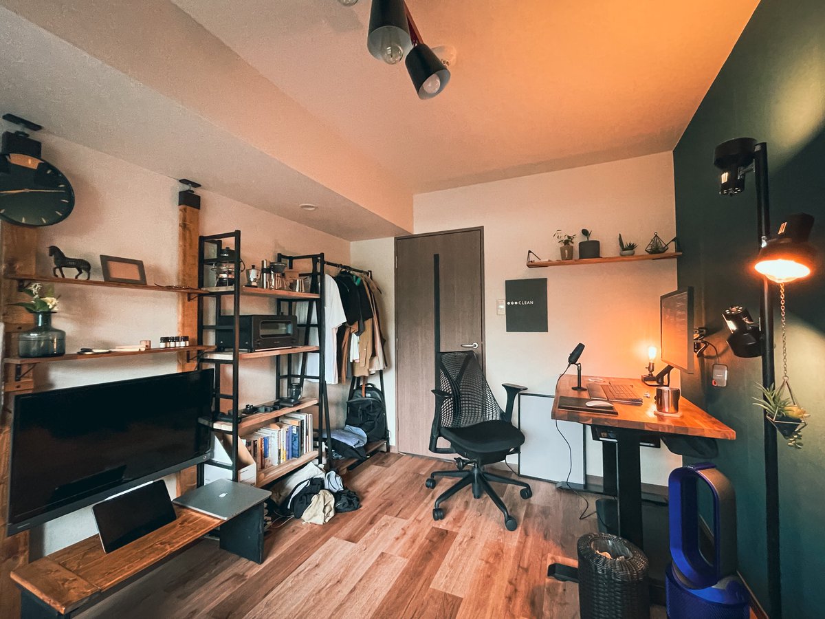 1枚目：一人暮らし1ヶ月目 2枚目：一人暮らし1年目 3枚目：一人暮らし2