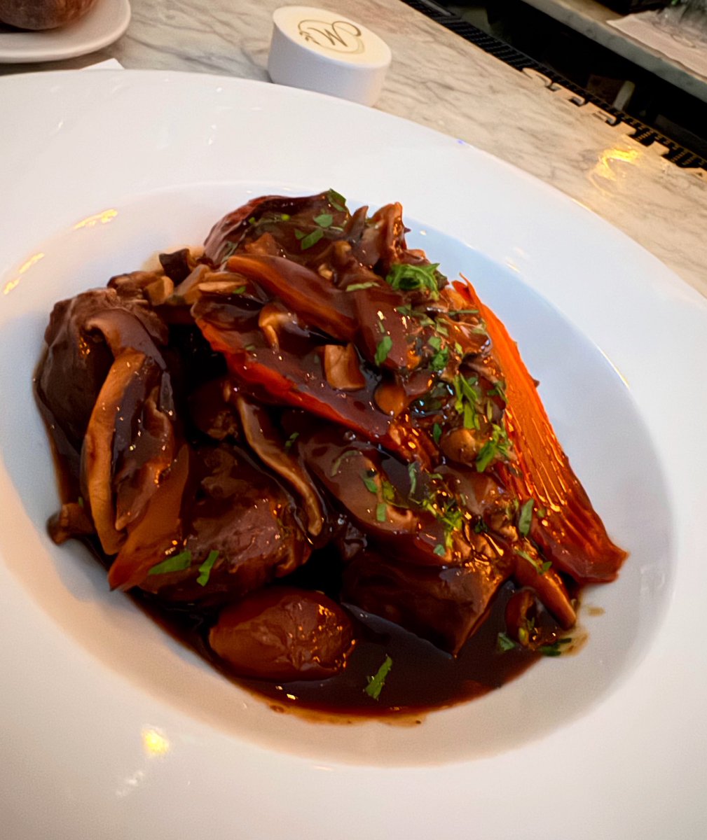 MannysBistroNY's tweet photo. Our @mannysbistrony Beef Bourguignon — just look at it ❤️ — is back on the specials menu right now. Bon appetit! 🍽️
#mannysbistrony #mannysbistro #beefbourguignon #boeufbourguignon #beef #frenchfood #frenchcuisine🇫🇷 #frenchcuisine #frenchclassic #frenchclassics #nyc #bonappétit https://t.co/t7VyPlzcz6