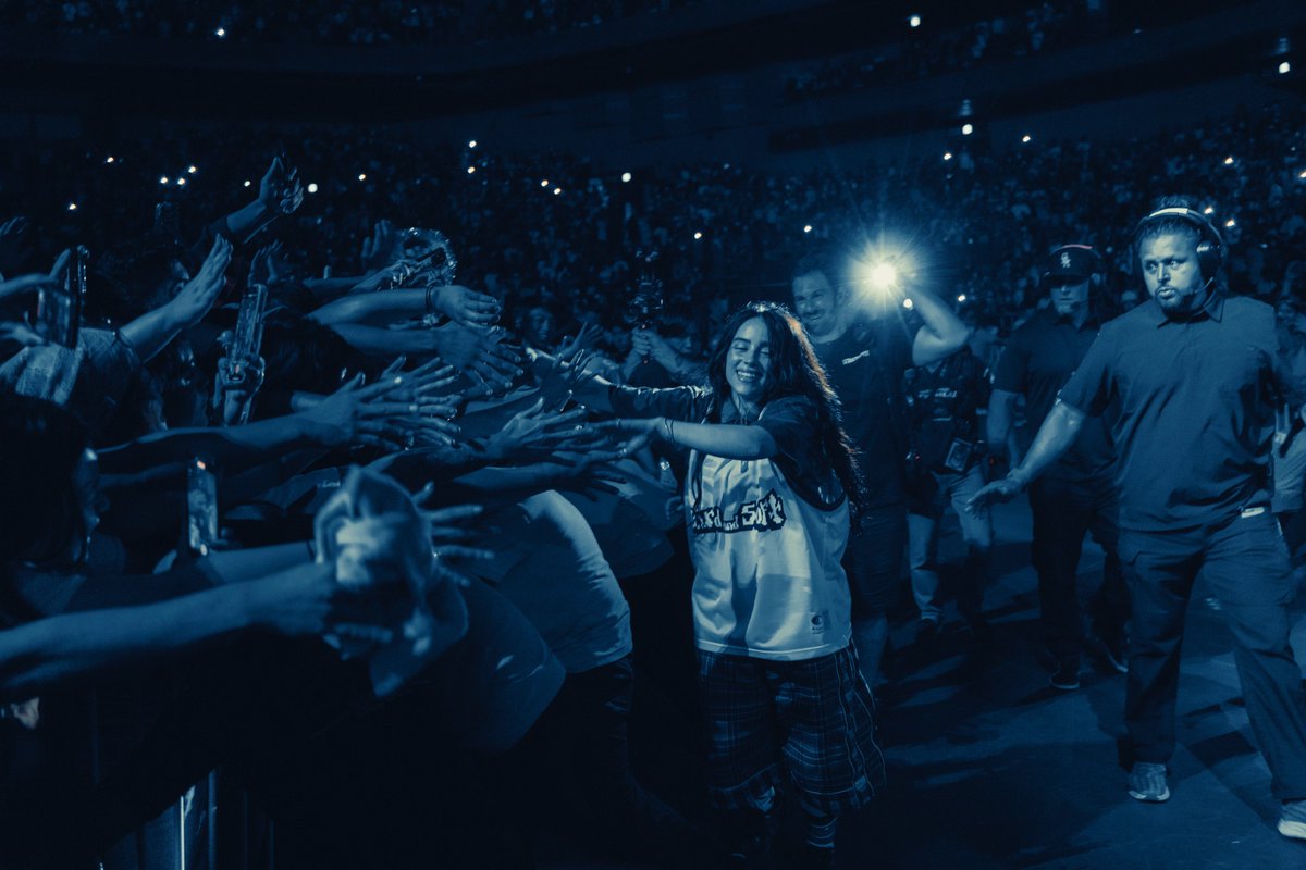 ビリー・アイリッシュ、3年ぶり来日公演
アコースティック編成やキーボード弾き語り…
多彩なステージで魅了

✍🏻ライブレポ＆セトリ／ライブ写真
oricon.co.jp/news/2401669/?…

 #ビリー・アイリッシュ #BillieEilish <a href="/Billie_EilishJP/">ビリー・アイリッシュ Billie Eilish 日本公式アカウント</a>