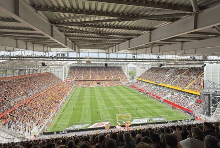 ⚽️1ère journée de L1⚽️

🏟️Classement des affluences🏟️

🥇 Lens | 38 137 🔐
🥈 Nantes | 34 053 🔐
🥉 Rennes | 28 360 🔐
4️⃣ Metz | 25 009
5️⃣ Nice | 23 212
6️⃣ Auxerre | 16 090 🔐
7️⃣ Brest | 14 840 🔐
8️⃣ Angers | 12 168
9️⃣ Monaco | 11 734

Moyenne: 22 623

📸 <a href="/nicolas_matt1/">Nicolas Matt</a>