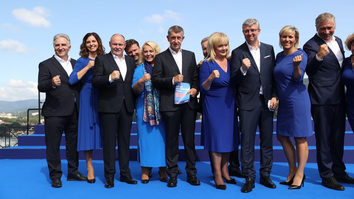 jirilobkowicz1's tweet image. „ANO tým: loajalita místo kompetence, přetvářka místo pravdy.“

ANO tým – elita hochštaplerů, nebo sestava k vlastnímu prospěchu?

Politické hnutí ANO se dlouhodobě prezentuje jako „hnutí odborníků“, které mělo nahradit nefunkční tradiční politické strany. Realita je však