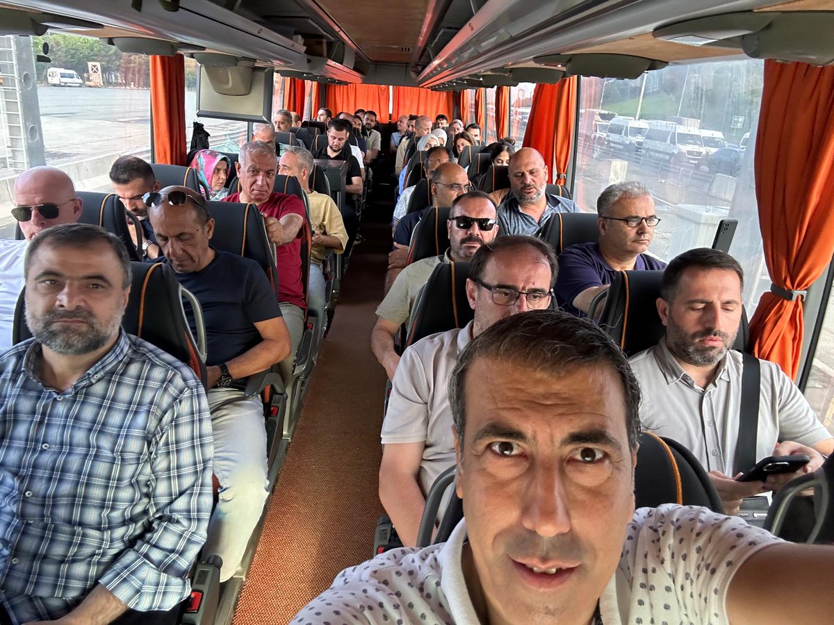 idrissekerci's tweet photo. Yola çıkanlara, hak arama yolunda olanlara selam olsun 
#MemurAnkaraYolunda

@ebsistanbul https://t.co/74bKlkVTkQ