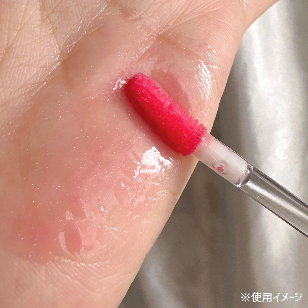 atari0404's tweet photo. \ 重たいグロスはもう卒業!/
軽く塗ってクリアに輝く
ENTROPYのTULLE GLOSS
7カラー展開から私は #FRILL を使用
自然な血色感を与える
ピーチコーラルカラー🍑
ゴールドカラーのパール入りで
キラキラと輝いてくれるよ!
https://t.co/FmcGDppnjC
Gifted by @entropy_jp
#ENTROPY #TULLEGLOSS https://t.co/18qVUSgB6Z