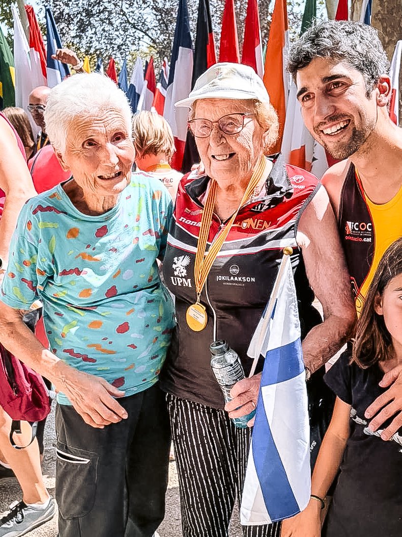 biel_rafols's tweet photo. Referents

S. Nielinen, finlandesa de 97 anys, participa als Campionats del Món Màster des del 1986 (totes les edicions), i ha aconseguit un total de 33 medalles.

P. Lladó (la meva àvia), de 87 anys,. Cada dia camina 5 km fins a la piscina i neda 550 metres. https://t.co/zbJbLNfqAL