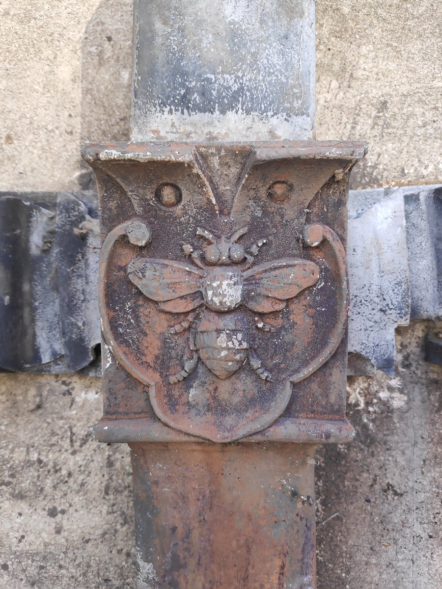 A quite wonderful rainwater downpipe bracket

#AllMetalMonday