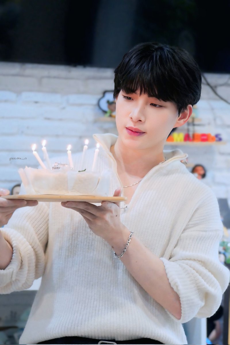 peesu__s's tweet photo. 17 Aug 25 🎂 ไต๋ไต๋ 26 ขวบ ~13-14
#taitnp https://t.co/3MtsBOH17S