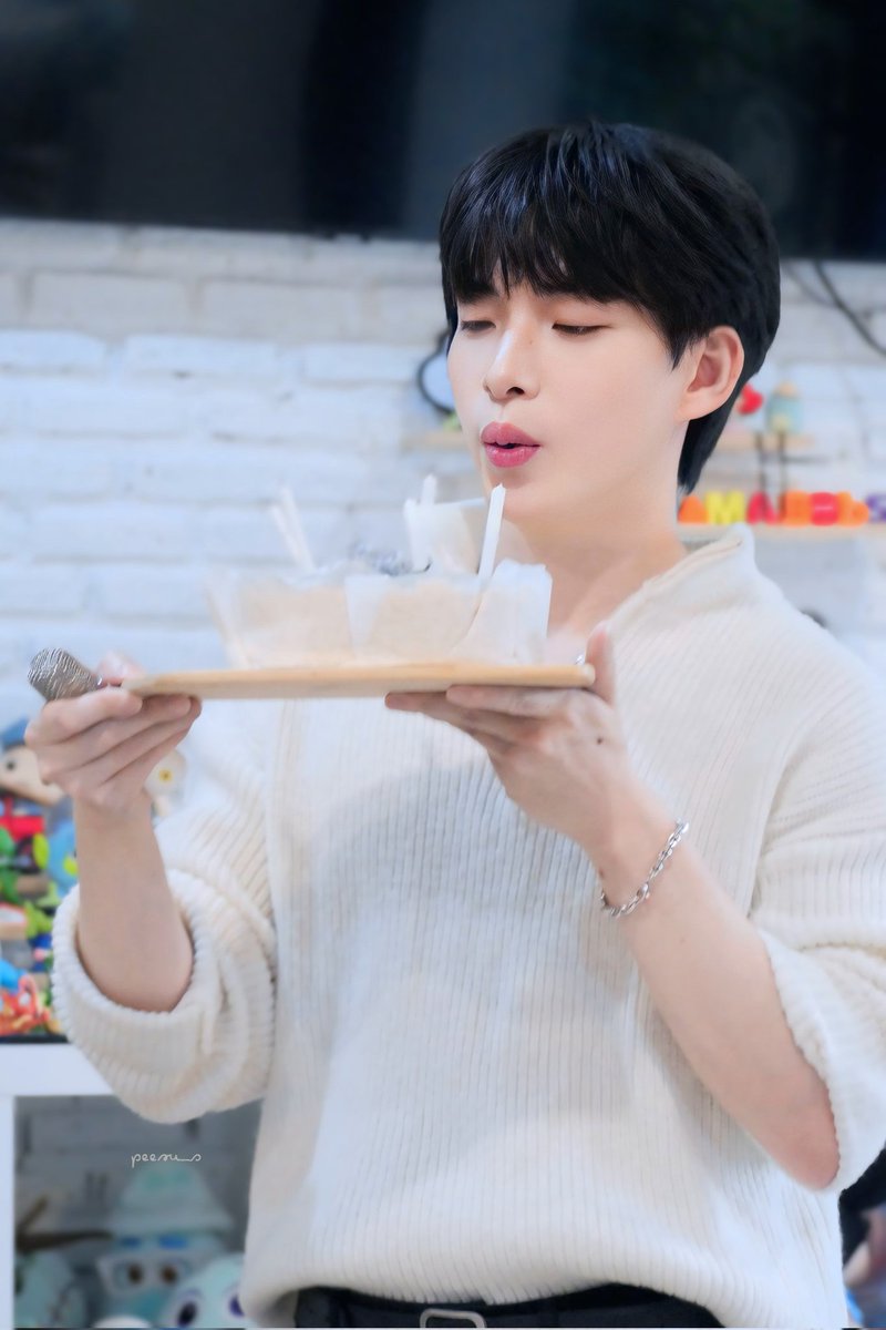 peesu__s's tweet photo. 17 Aug 25 🎂 ไต๋ไต๋ 26 ขวบ ~13-14
#taitnp https://t.co/3MtsBOH17S