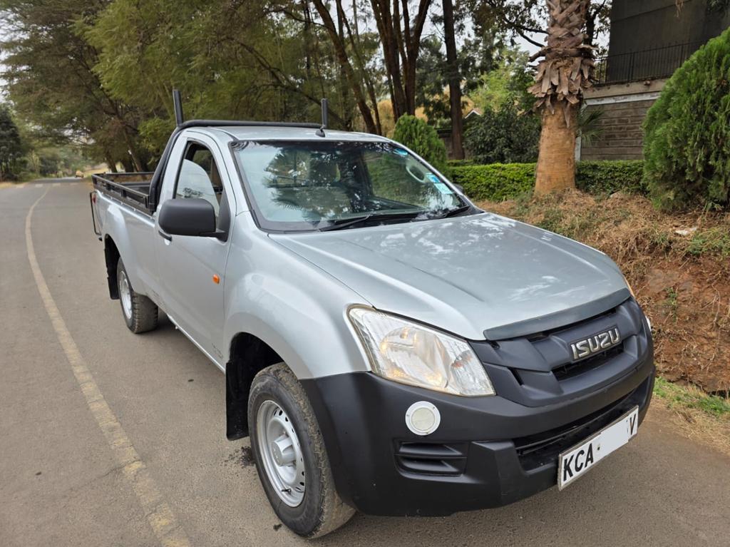 Isuzu Dmax Pickup
 2014 model 
2500cc diesel 
manual highrider 2wd
 local assembly 
Ksh1.75M
Nairobi,Kenya.
0721922679
#Cars #HarambeeStars #HarambeeStarsRoars