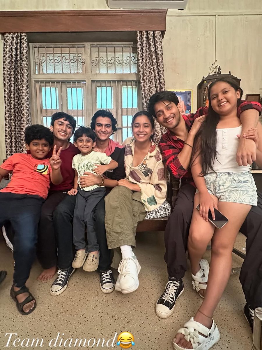 SumbulMyLight's tweet photo. Wishing all the success to the entire team of #IttiSiKhushi! ✨✨

#VarunBadola 
#RajatVerma
#RoseAudioVisuals 
#SumbulTouqeerKhan ❤️🧿 https://t.co/CoYjOi5hB9