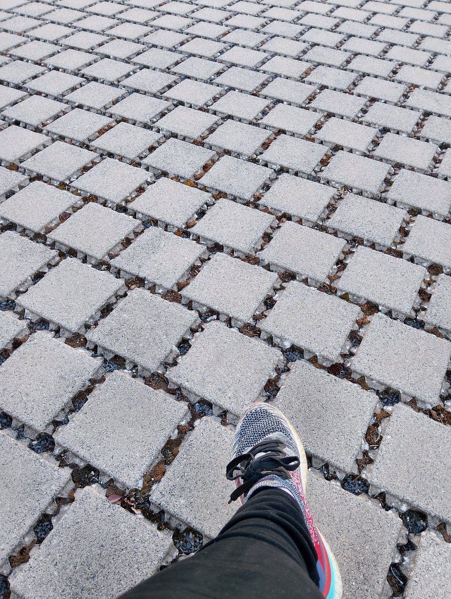 Sitze seit 7.30 Uhr vor der Arztpraxis, es kommen immer mehr 

Ein Nummerziehautomat wäre vielleicht nicht schlecht